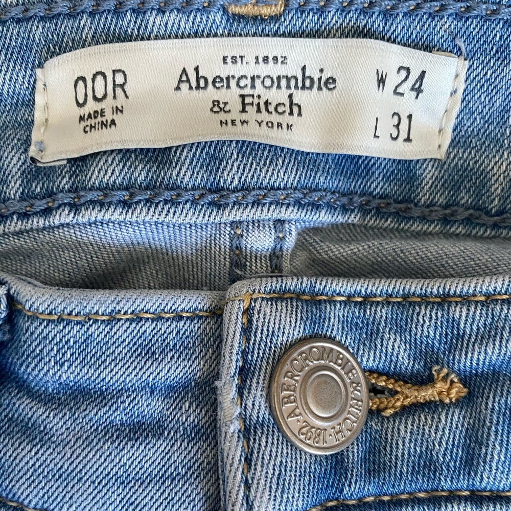 Light Wash Jeans